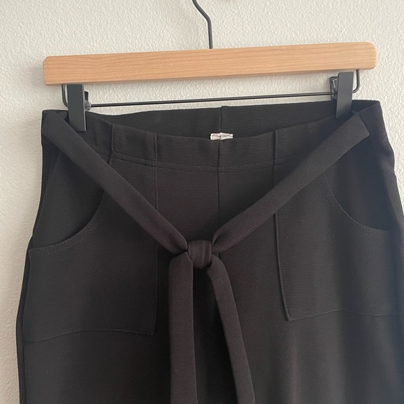 Black pants - Picture 2 of 4